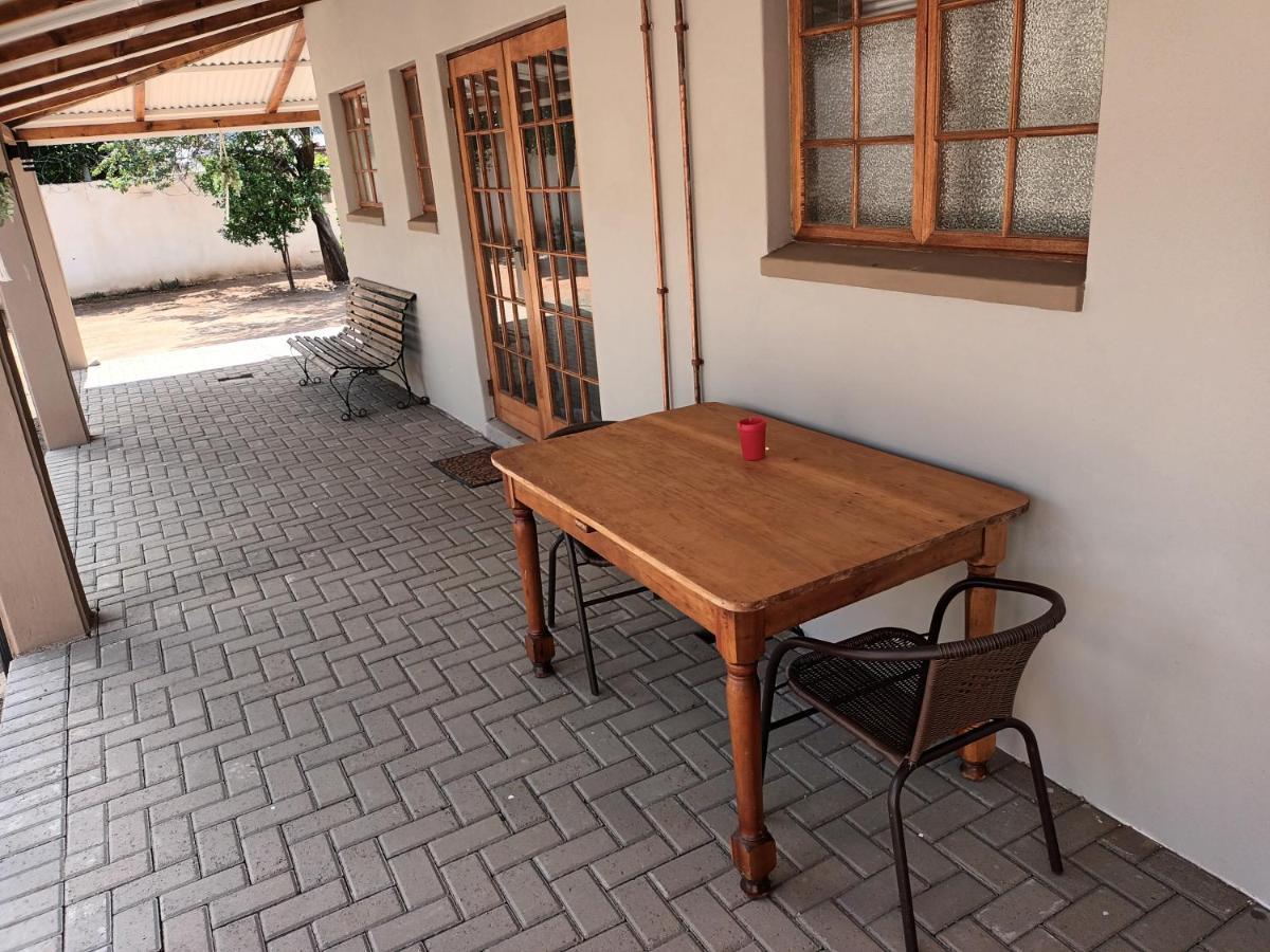 Featherhouse Colesberg Luaran gambar