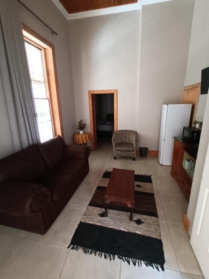 Featherhouse Colesberg Bilik gambar