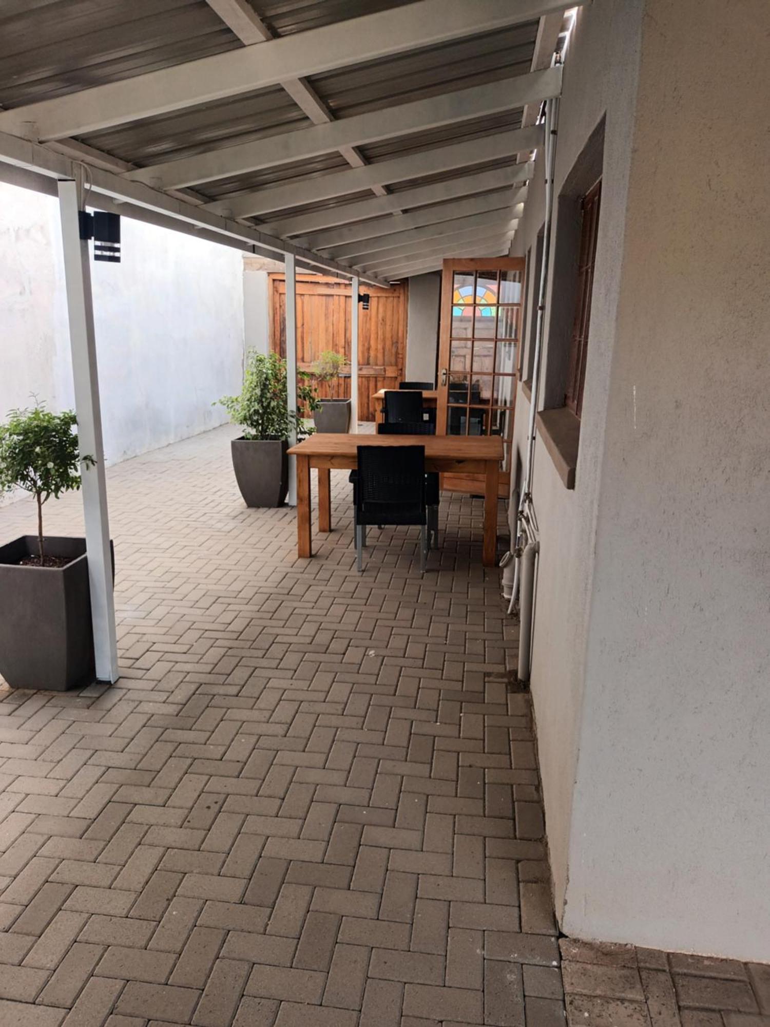 Featherhouse Colesberg Luaran gambar